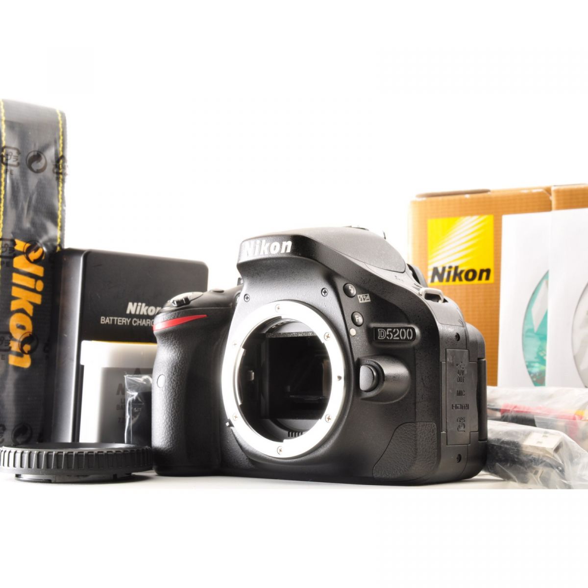 【中古】【 Nikon D5200 ブラック 2410万画素 デジタル一眼レフカメラ シャッター約12220ショット 】 ニコン 一眼レフカメラ 一眼レフ デジ