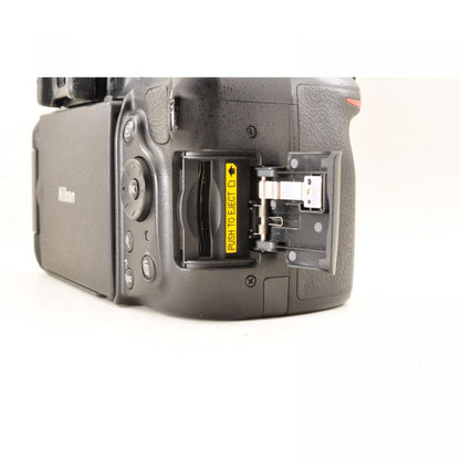 【中古】【 Nikon D5200 ブラック 2410万画素 デジタル一眼レフカメラ シャッター約12220ショット 】 ニコン 一眼レフカメラ 一眼レフ デジ