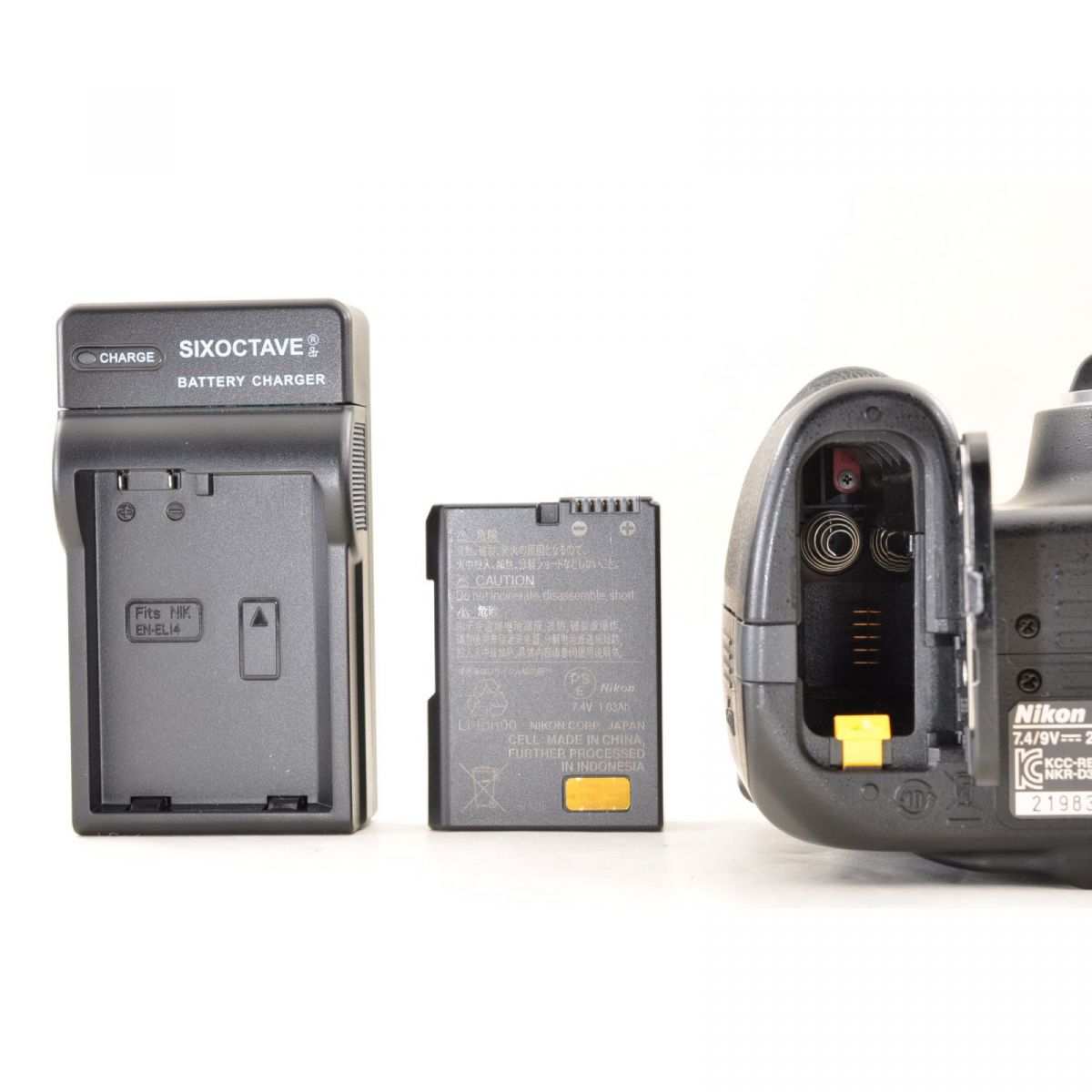 【中古】【 Nikon D3200 + AF-S DX 35mm F1.8G 】 デジタル一眼カメラ 単焦点レンズセット F1.8 明るい ボケ シャッター約12400ショット デ