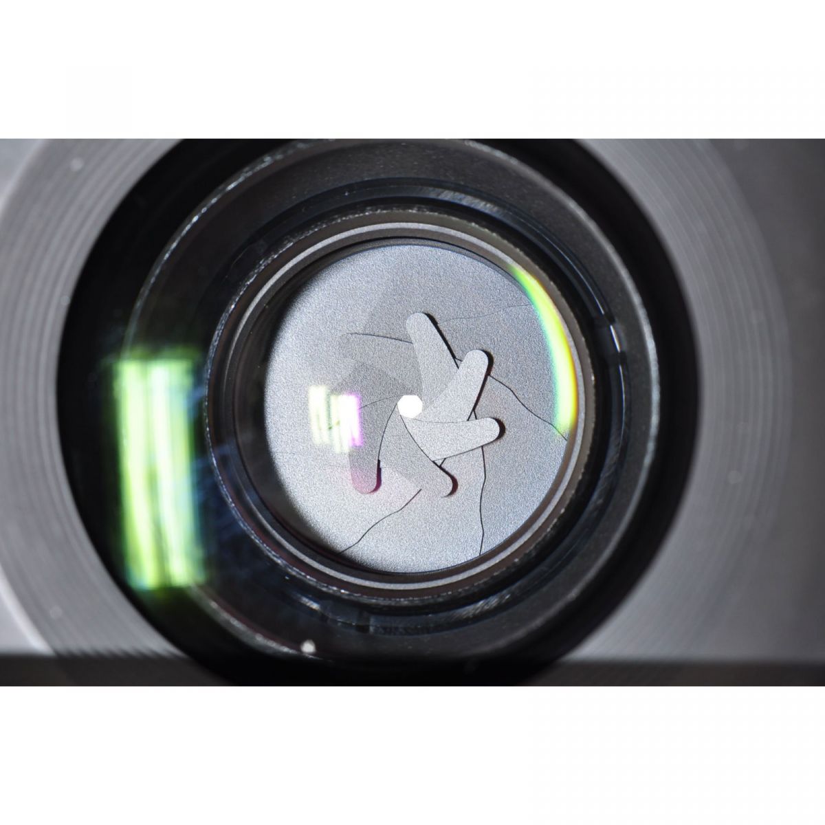 【中古】【 Nikon D3200 + AF-S DX 35mm F1.8G 】 デジタル一眼カメラ 単焦点レンズセット F1.8 明るい ボケ シャッター約12400ショット デ