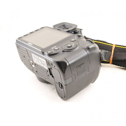 【中古】【 Nikon D3200 + AF-S DX 35mm F1.8G 】 デジタル一眼カメラ 単焦点レンズセット F1.8 明るい ボケ シャッター約12400ショット デ