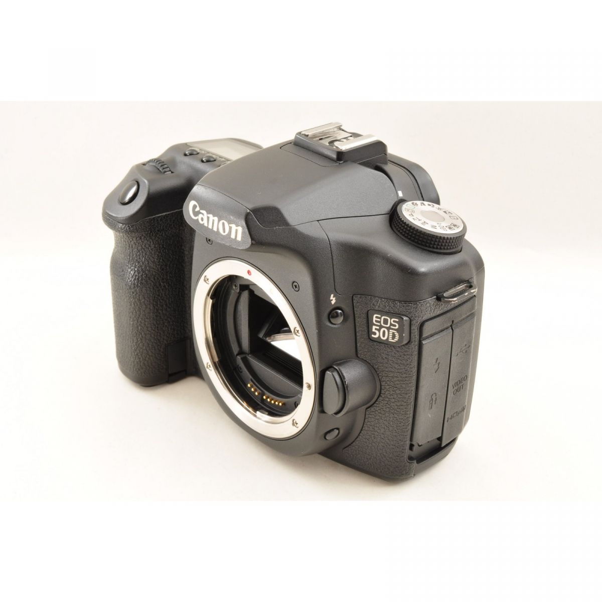 【中古】Canon EOS 50D 15.1MP デジタル 一眼レフカメラ+キャノン EF-S 18-200mm f3.5-5.6 IS AF 広角 望遠レンズ シャッター回数 : 約2291