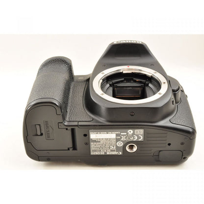 【中古】Canon EOS 50D 15.1MP デジタル 一眼レフカメラ+キャノン EF-S 18-200mm f3.5-5.6 IS AF 広角 望遠レンズ シャッター回数 : 約2291