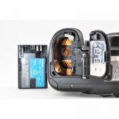 【中古】 Canon EOS 5D Mark II 21.1MP デジタル一眼レフカメラ フルサイズ