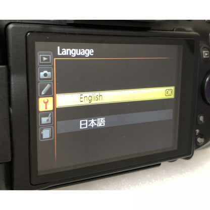 【中古】Nikon D5200 24.1MP Black デジタル一眼レフカメラ+Nikon AF-S DX 18-55mm f3.5-5.6G VR 交換レンズ 約1430ショット