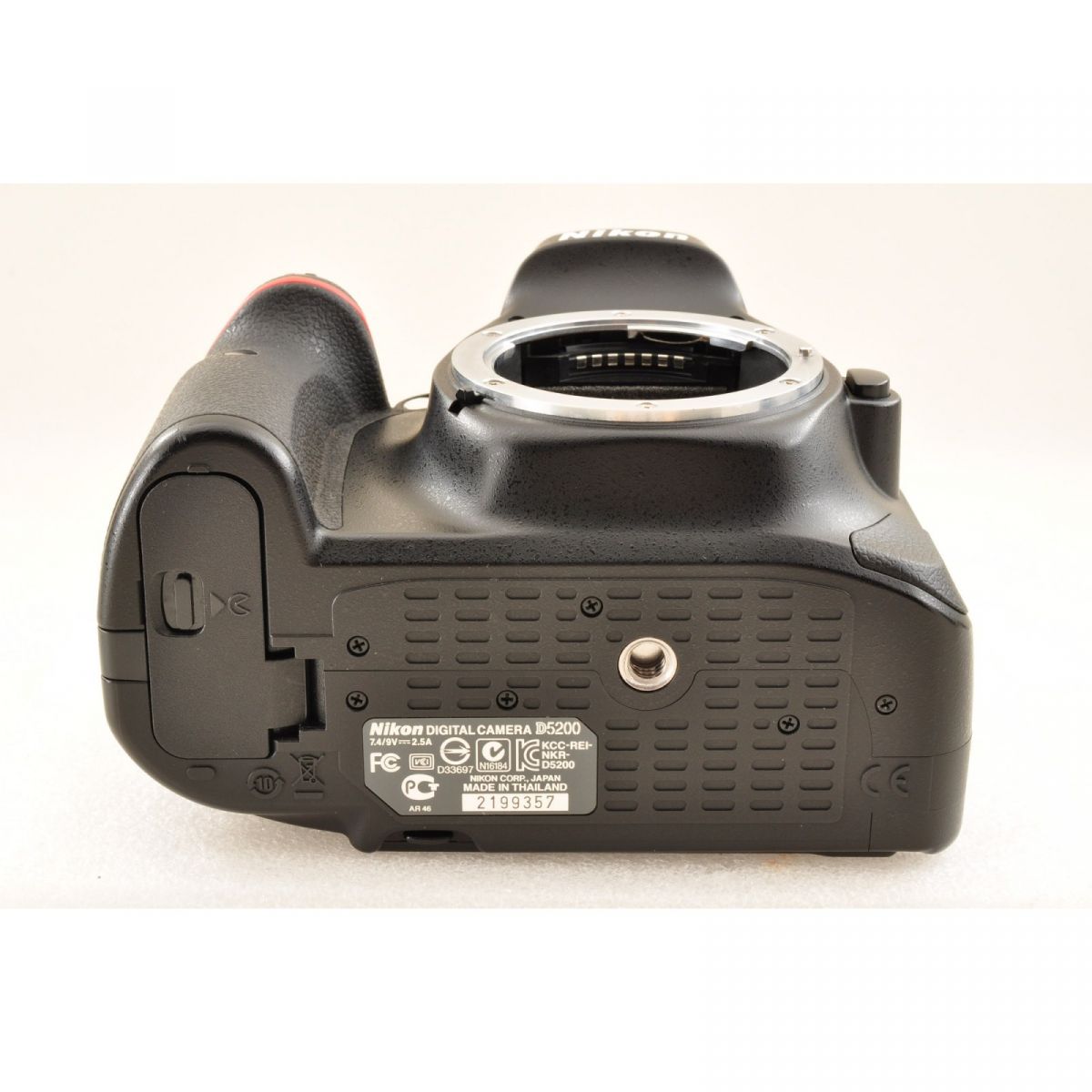【中古】Nikon D5200 24.1MP Black デジタル一眼レフカメラ+Nikon AF-S DX 18-55mm f3.5-5.6G VR 交換レンズ 約1430ショット