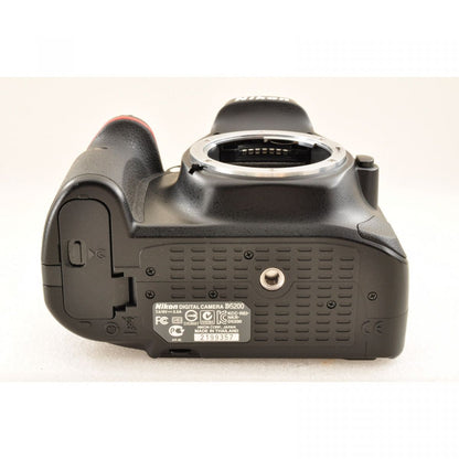 【中古】Nikon D5200 24.1MP Black デジタル一眼レフカメラ+Nikon AF-S DX 18-55mm f3.5-5.6G VR 交換レンズ 約1430ショット