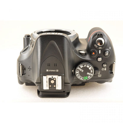 【中古】Nikon D5200 24.1MP Black デジタル一眼レフカメラ+Nikon AF-S DX 18-55mm f3.5-5.6G VR 交換レンズ 約1430ショット