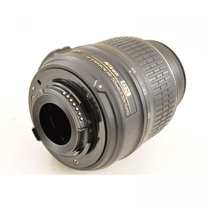 【中古】Nikon D5200 24.1MP Black デジタル一眼レフカメラ+Nikon AF-S DX 18-55mm f3.5-5.6G VR 交換レンズ 約1430ショット
