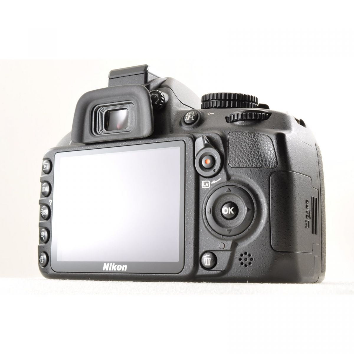 【中古】Nikon D3100 18-55mm 55-300mm ダブルズームキット デジタル一眼レフ カメラ 交換レンズ ニコン シャッター回数 : 約6950ショット