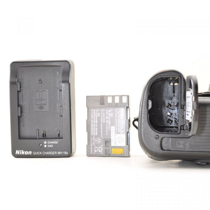 【中古】Nikon D300 ボディ 12.3 MP デジタル一眼レフカメラ シャッター約10710ショット