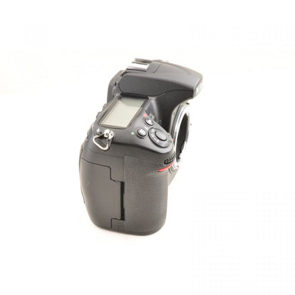 【中古】Nikon D300 ボディ 12.3 MP デジタル一眼レフカメラ シャッター約10710ショット