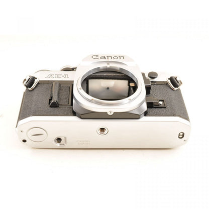 【中古】Canon AE-1 シルバーフィルムカメラ + FD 50mm F1.4 S.S.C. 単焦点レンズ