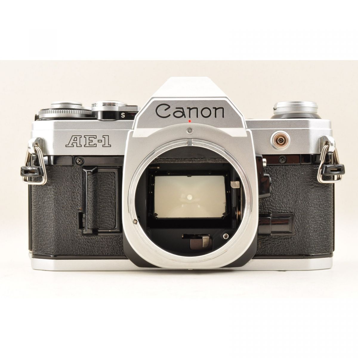【中古】Canon AE-1 シルバー + New FD 135mm F2.8 望遠レンズセット