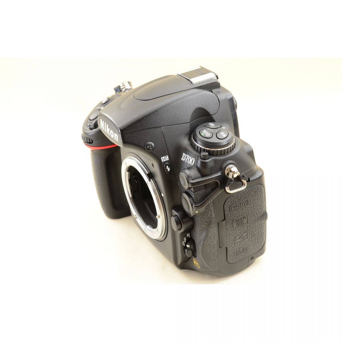 Nikon D700 FX 12.1MP DSLR 一眼レフ デジカメ ニコン