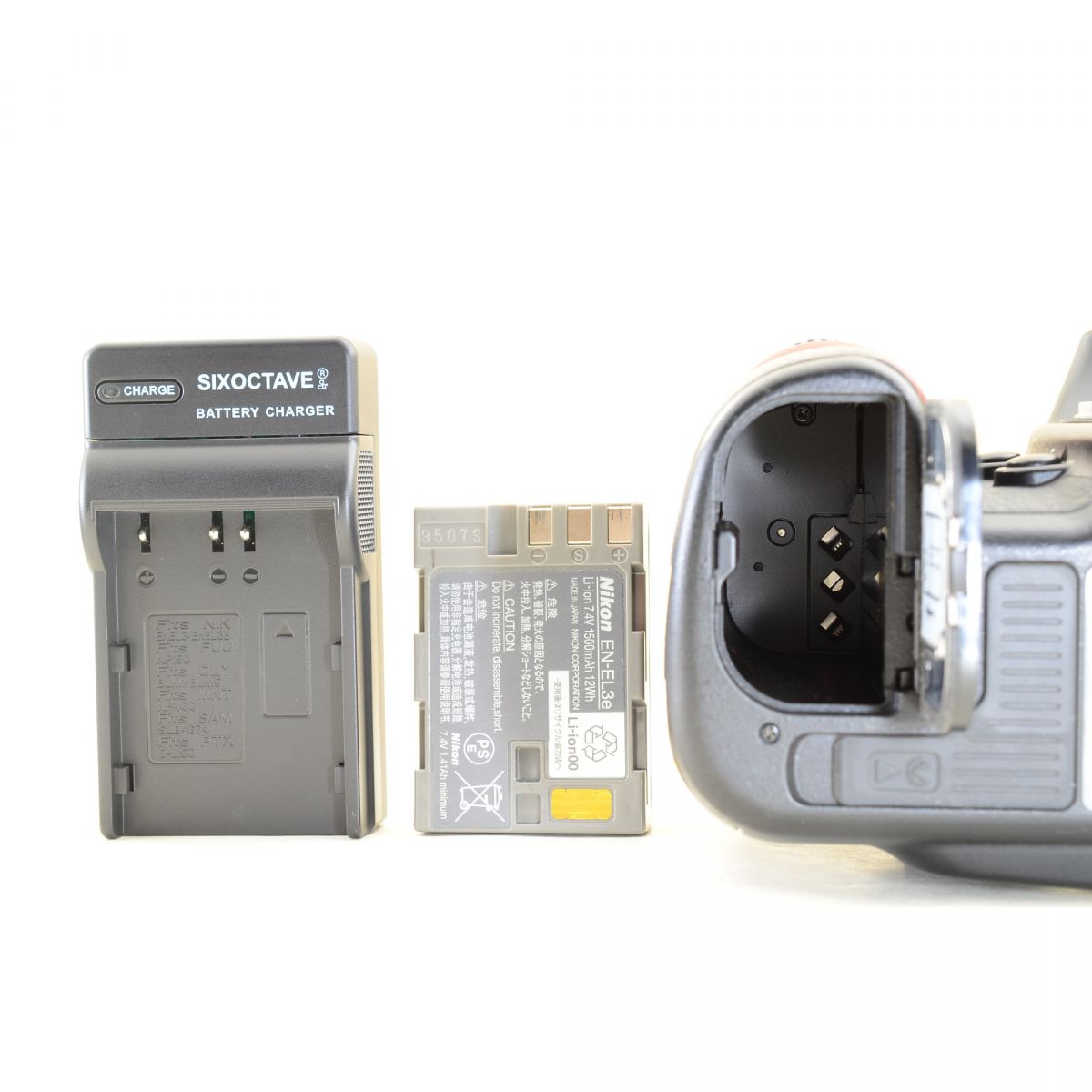 Nikon D700 FX 12.1MP DSLR 一眼レフ デジカメ ニコン