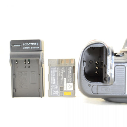 Nikon D700 FX 12.1MP DSLR 一眼レフ デジカメ ニコン