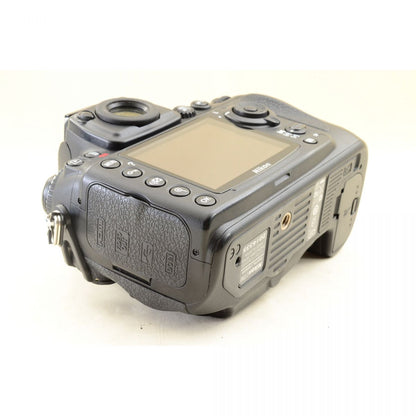 Nikon D700 FX 12.1MP DSLR 一眼レフ デジカメ ニコン