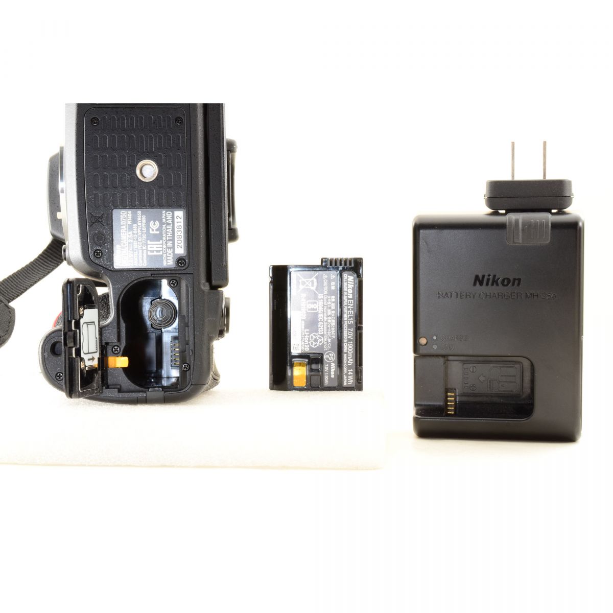 【中古】Nikon D750 24.3MP 一眼レフ デジタルカメラ