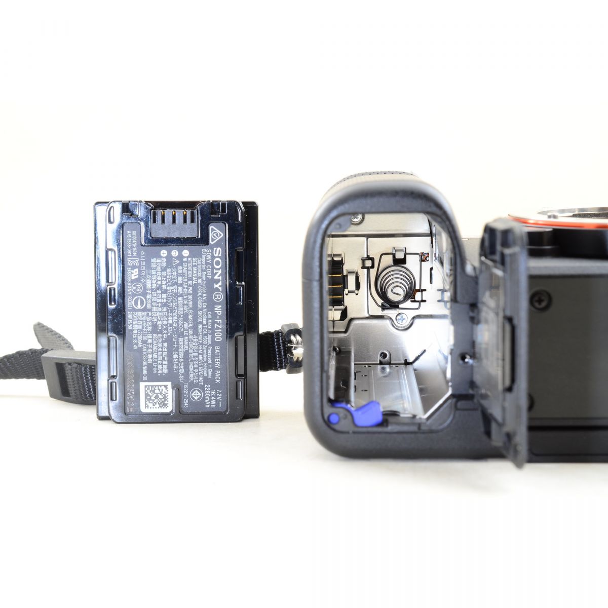 【中古】SONY a7C ILCE-7C 24.2MP ミラーレス 一眼 デジタルカメラ シルバー