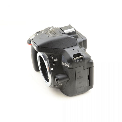 【中古】Nikon D5300 デジタル一眼レフカメラ AF-S 18-140mm 55-300mm レンズ ダブルズーム デジカメ ニコン