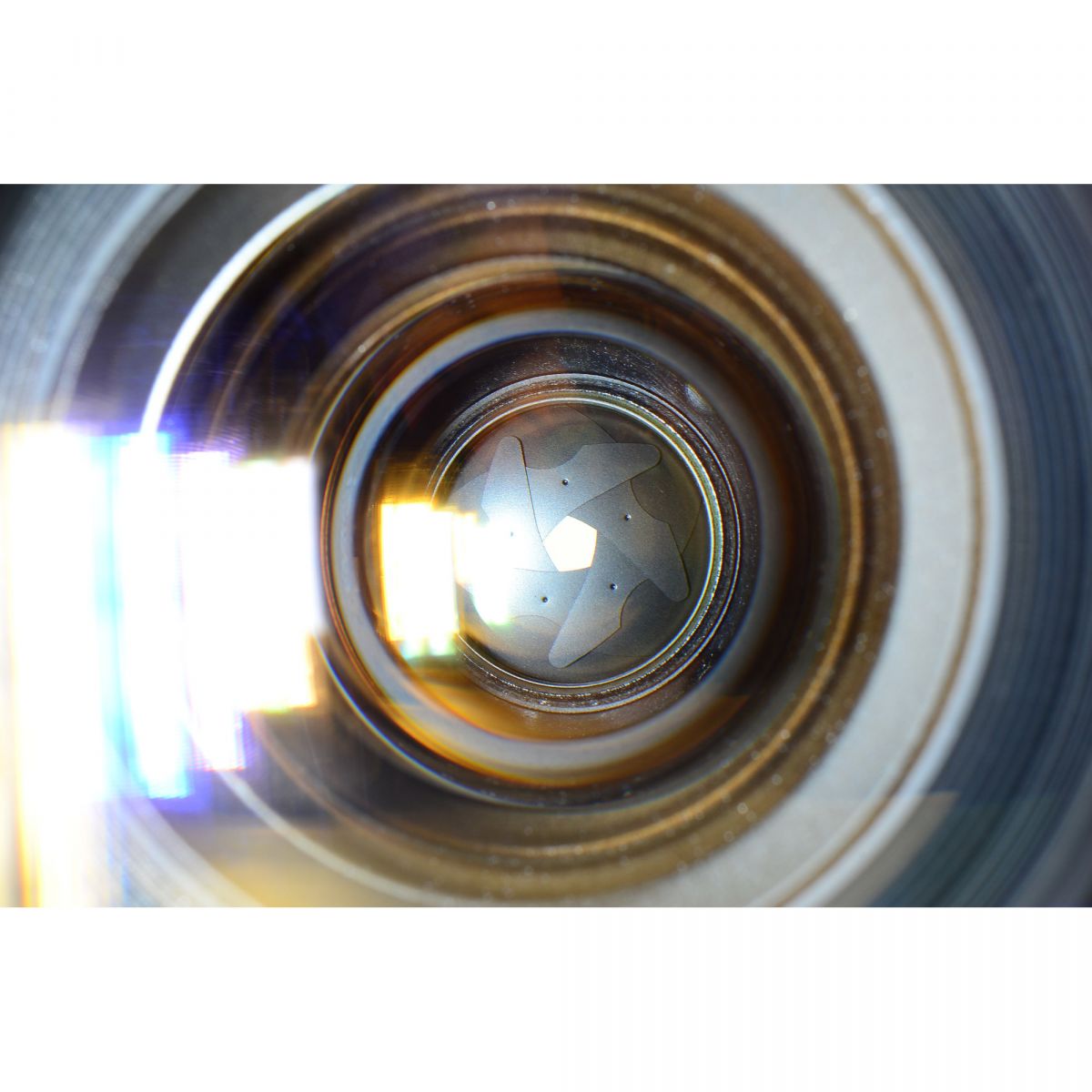 【中古】Canon New FD 35-105mm f/3.5 ズーム カメラレンズ 交換レンズ キャノン