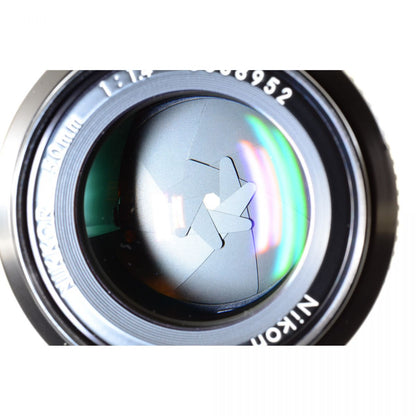 【中古】Nikon New NIKKOR 50mm f/1.4 非Ai 50mm f/1.4 単焦点 カメラレンズ 交換レンズ フード付 ニコン