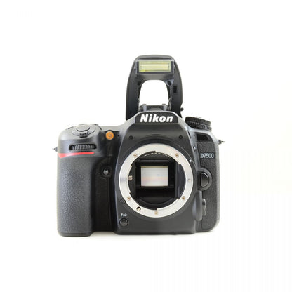 【中古】Nikon D7500 20.9MP 一眼レフ ブラック デジタルカメラ ニコン