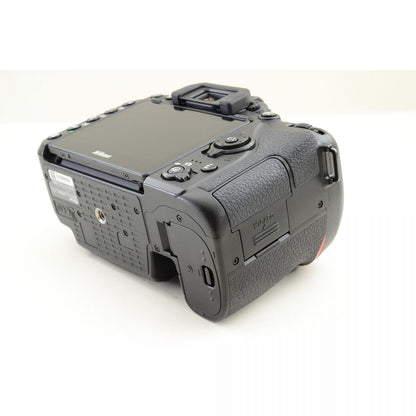 【中古】Nikon D7500 20.9MP 一眼レフ ブラック デジタルカメラ ニコン