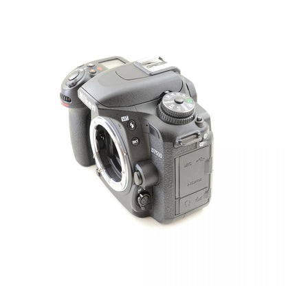【中古】Nikon D7500 20.9MP 一眼レフ ブラック デジタルカメラ ニコン