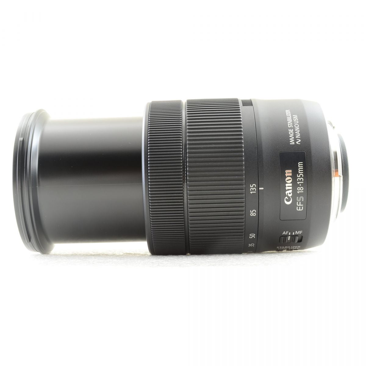 【中古】Canon EF-S 18-135mm F3.5-5.6 IS USM ズーム カメラレンズ 交換レンズ フード付 キヤノン