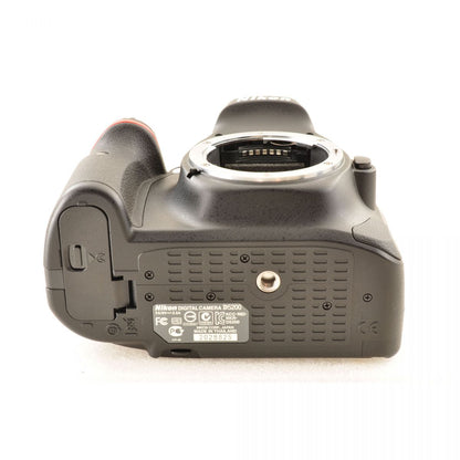 【中古】Nikon D5200 デジタルカメラ 18-140mm f/3.5-5.6G レンズ 一眼レフ ニコン
