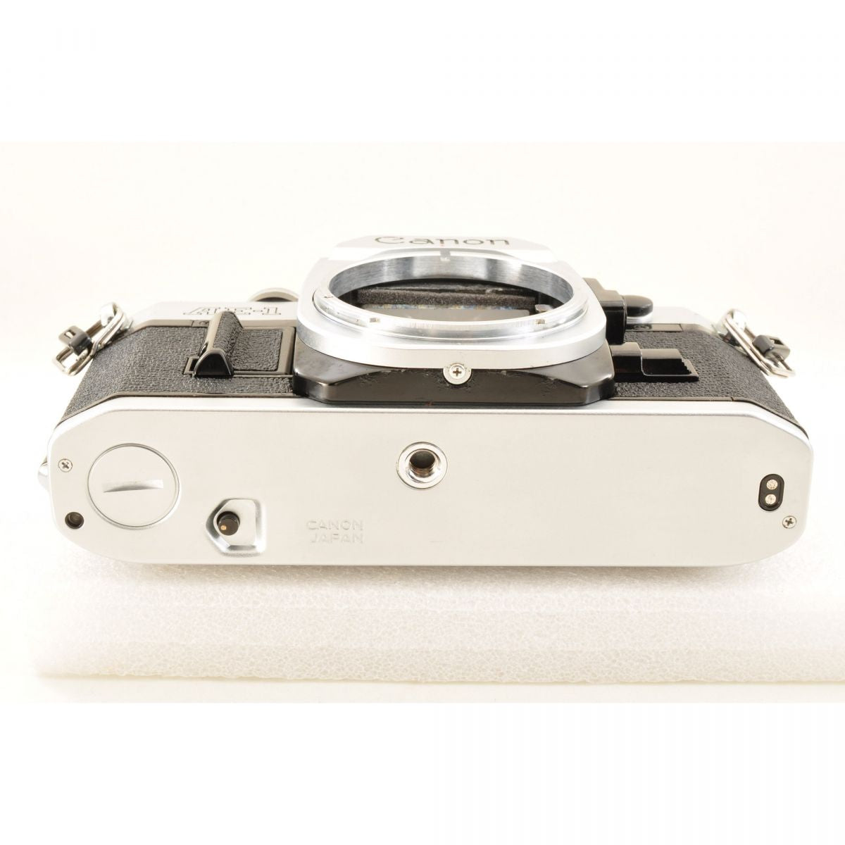 【中古】Canon AE-1 シルバー フィルムカメラ FD 55mm f/1.2 単焦点 キャノン