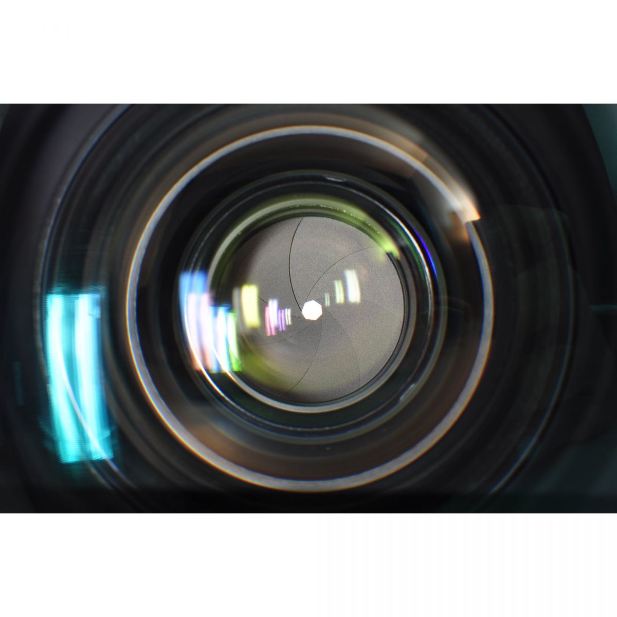 【中古】Nikon AF-S NIKKOR 20mm f/1.8G ED 20mm f/1.8G 単焦点 カメラレンズ 交換レンズ フード付 ニコン