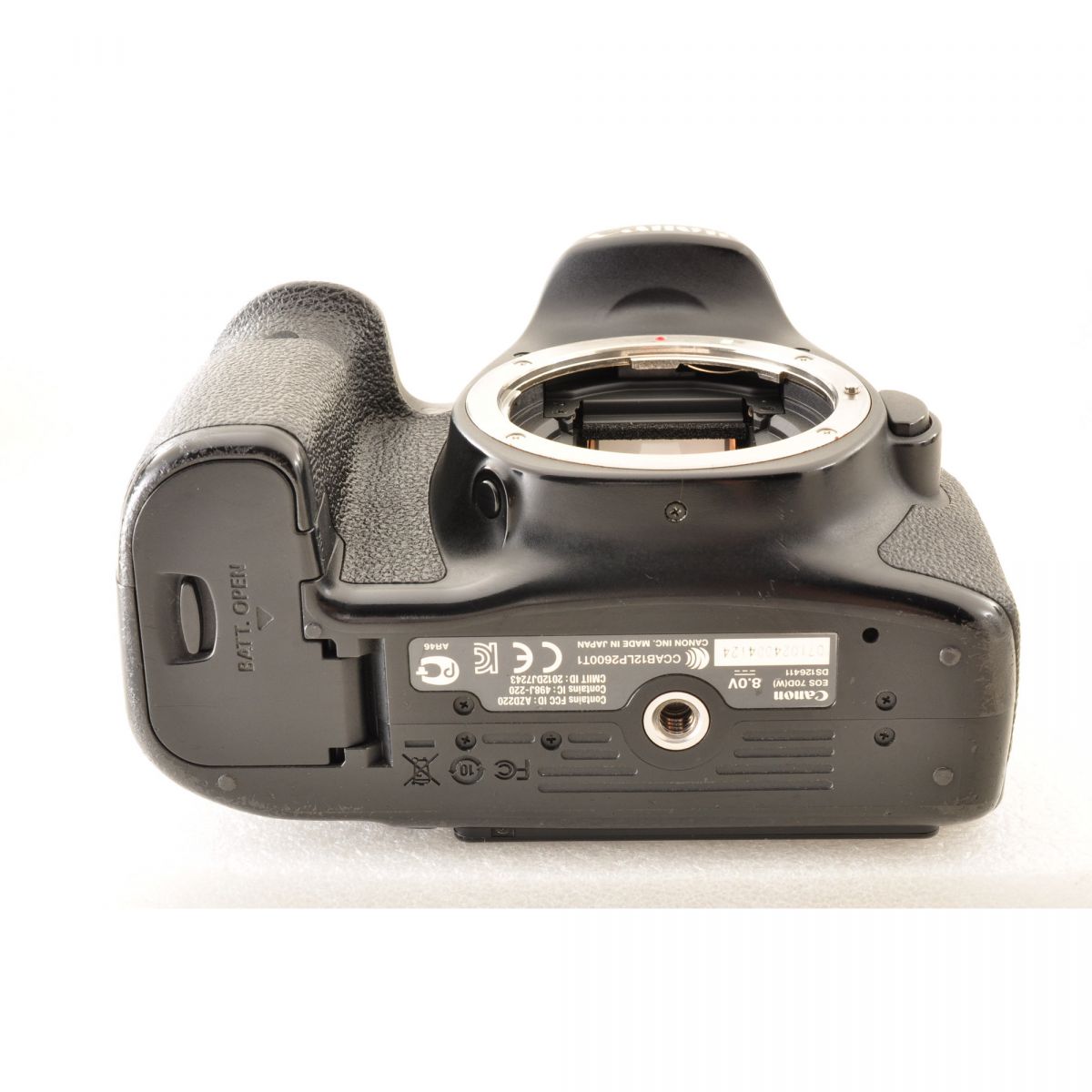 【中古】Canon EOS 70D EF-S 18-135mm F3.5-5.6 IS USM 20.2MP ズームレンズ セット 一眼レフ デジタルカメラ キヤノン