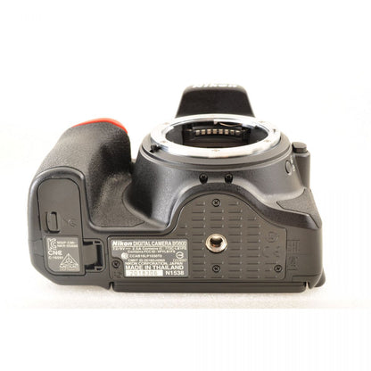 【中古】Nikon D5600 24.2MP 一眼レフ デジタルカメラ デジタルカメラ ニコン