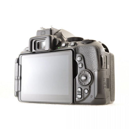 【中古】Nikon D5600 24.2MP 一眼レフ デジタルカメラ デジタルカメラ ニコン