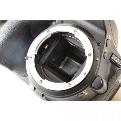 【中古】Nikon D5600 24.2MP 一眼レフ デジタルカメラ デジタルカメラ ニコン