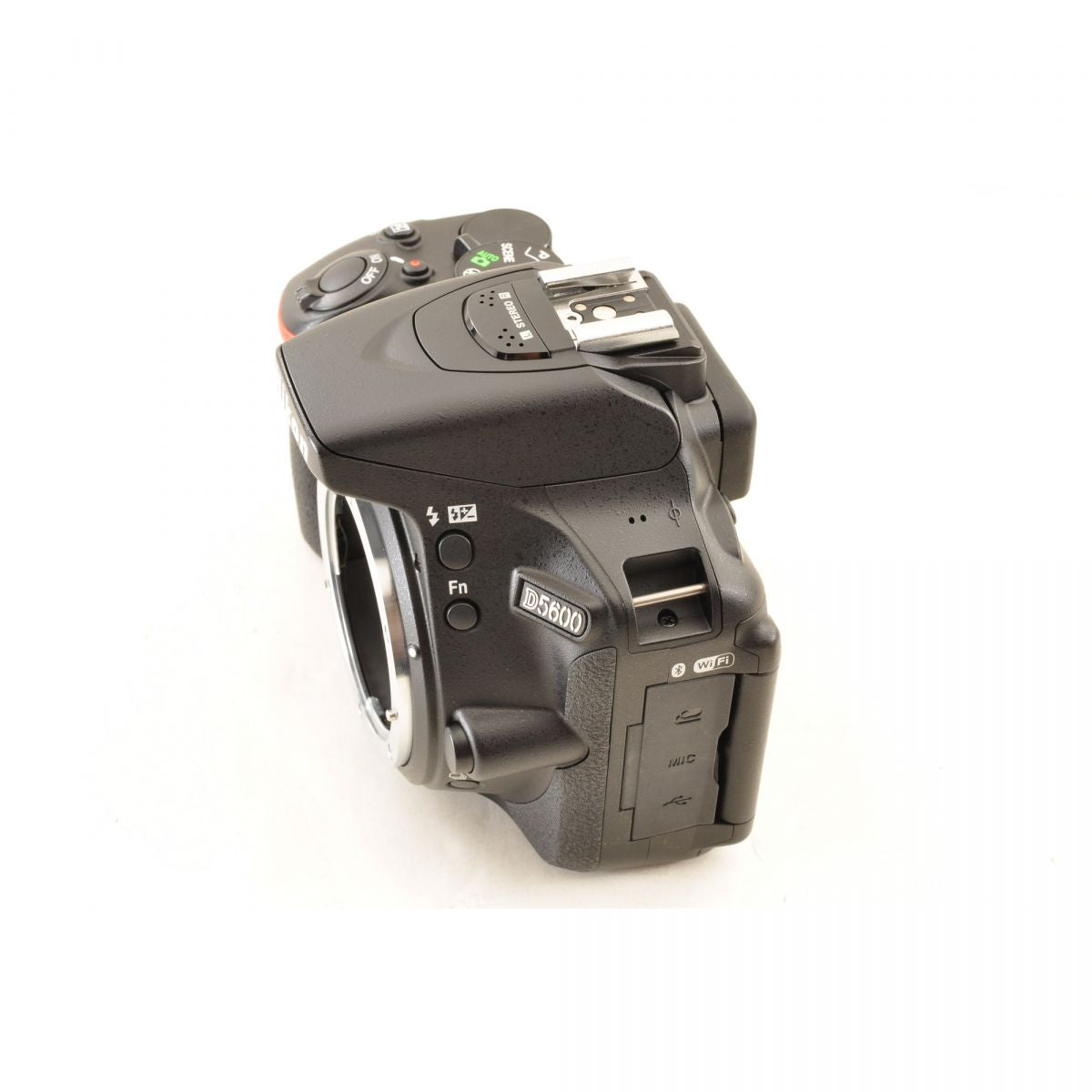 【中古】Nikon D5600 24.2MP 一眼レフ デジタルカメラ デジタルカメラ ニコン