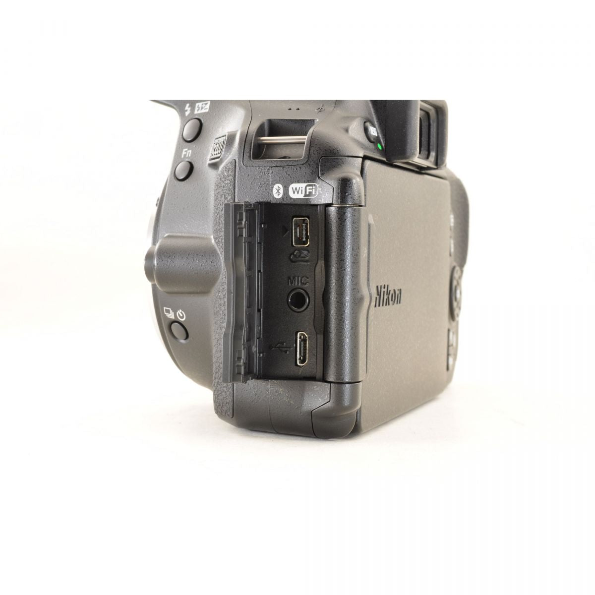 【中古】Nikon D5600 24.2MP 一眼レフ デジタルカメラ デジタルカメラ ニコン
