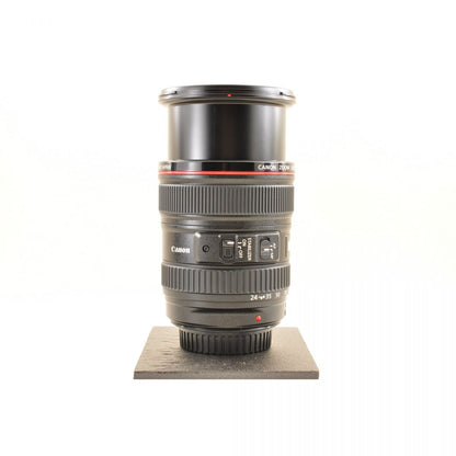 【中古】Canon EF 24-105mm f/4L IS USM ズーム カメラレンズ 交換レンズ フード付 キヤノン