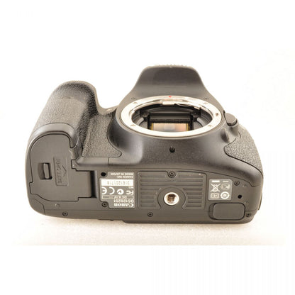 【中古】Canon EOS 7D EF-S 18-200mm f/3.5-5.6 IS 18.0MP ズームレンズ セット 一眼レフ デジタルカメラ キヤノン