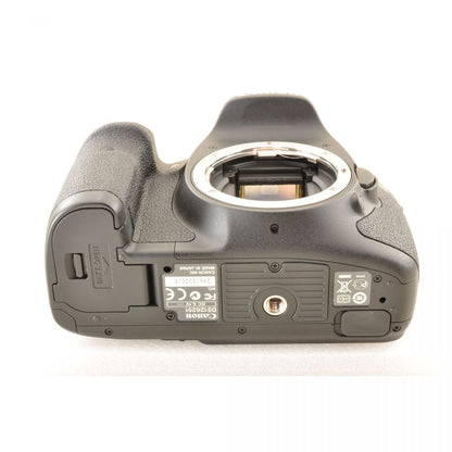 【中古】Canon EOS 7D EF-S 18-200mm f/3.5-5.6 IS 18.0MP ブラック 一眼レフ キヤノン