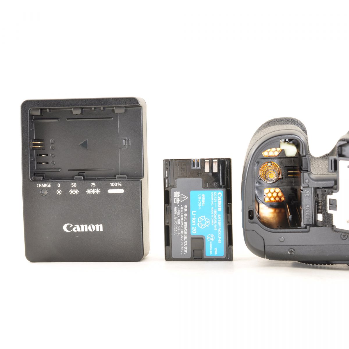 【中古】Canon EOS 7D EF-S 18-200mm f/3.5-5.6 IS 18.0MP ブラック 一眼レフ キヤノン
