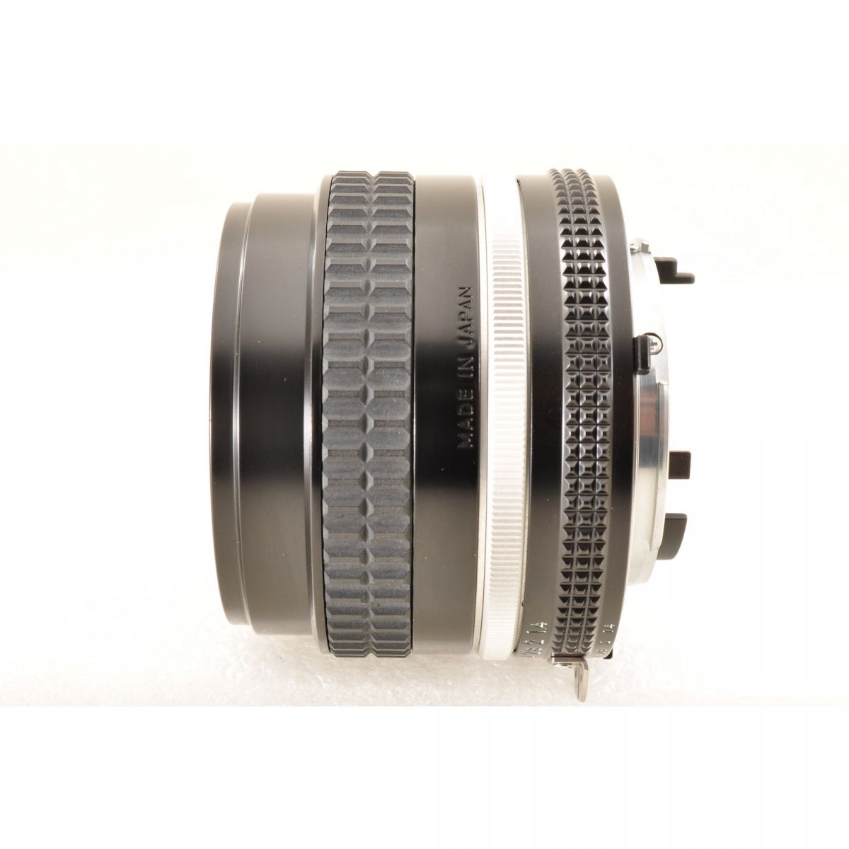 【中古】Nikon Ai-S NIKKOR 50mm f/1.4 標準単焦点 マニュアルフォーカスレンズ 元箱付 ニコン