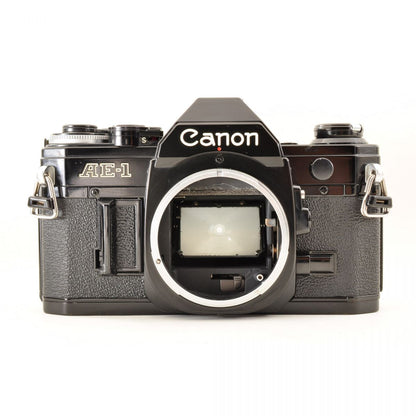 【中古】Canon AE-1 ブラック New FD 50mm f/1.4 フィルムカメラ レンズセット 一眼レフ キヤノン