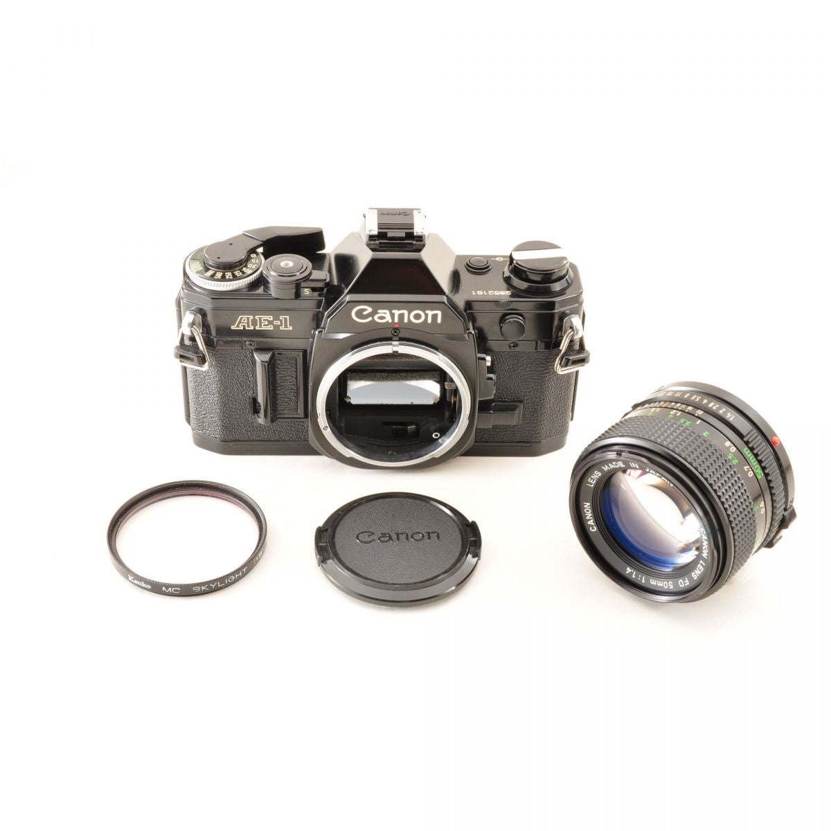 【中古】Canon AE-1 ブラック New FD 50mm f/1.4 フィルムカメラ レンズセット 一眼レフ キヤノン