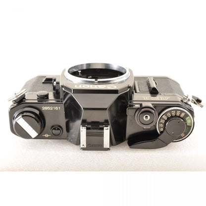 【中古】Canon AE-1 ブラック New FD 50mm f/1.4 フィルムカメラ レンズセット 一眼レフ キヤノン