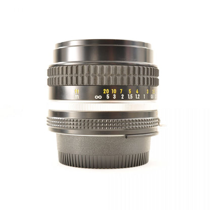 【中古】Nikon Ai-S NIKKOR 50mm F1.4 フード 単焦点 カメラレンズ 交換レンズ ニコン S/N:5820179