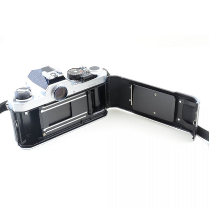 【中古】Nikon FM シルバー 一眼レフ フィルムカメラ Ai NIKKOR 50mm f/1.4 ニコン セット S/N:2255951